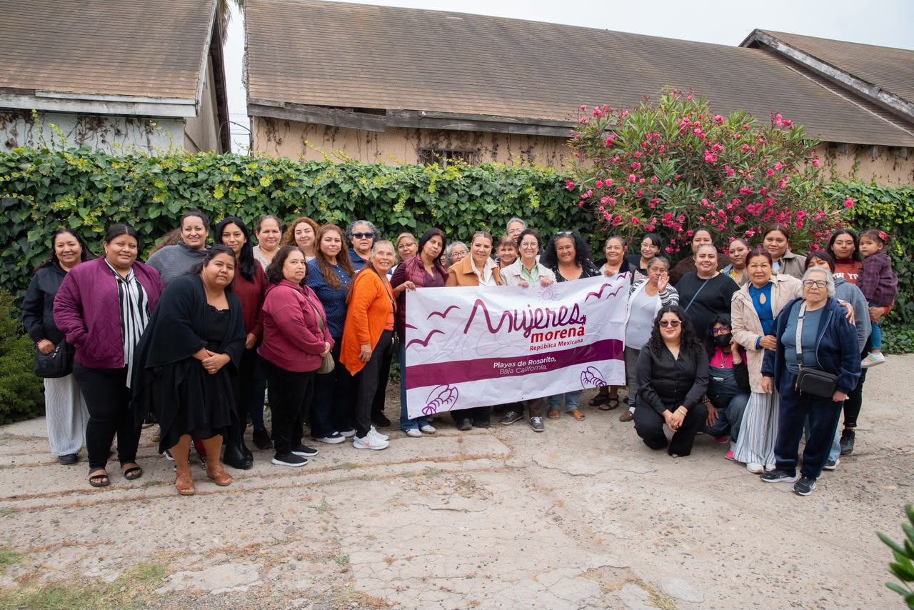 SOSTIENE ROCIO ADAME ENCUENTRO CON AGRUPACIÓN DE MUJERES